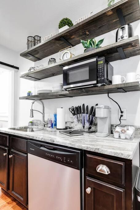 Charming, Happy 1-Bed Oasis: Rva Retreat Awaits! Daire Richmond Dış mekan fotoğraf