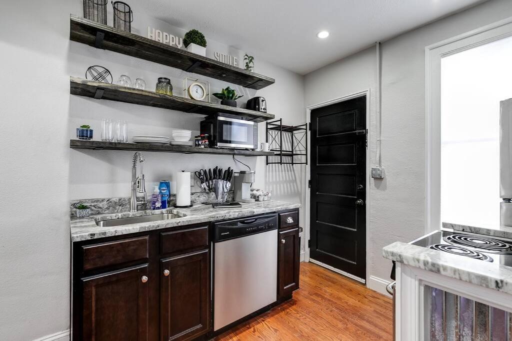 Charming, Happy 1-Bed Oasis: Rva Retreat Awaits! Daire Richmond Dış mekan fotoğraf