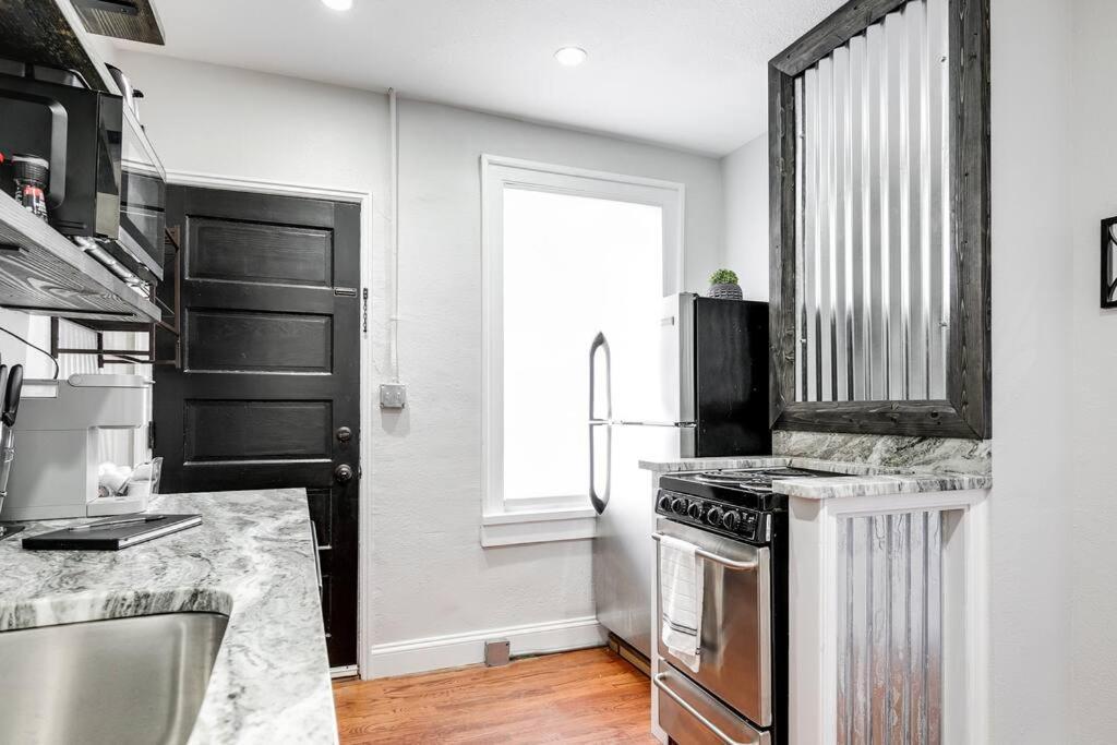 Charming, Happy 1-Bed Oasis: Rva Retreat Awaits! Daire Richmond Dış mekan fotoğraf